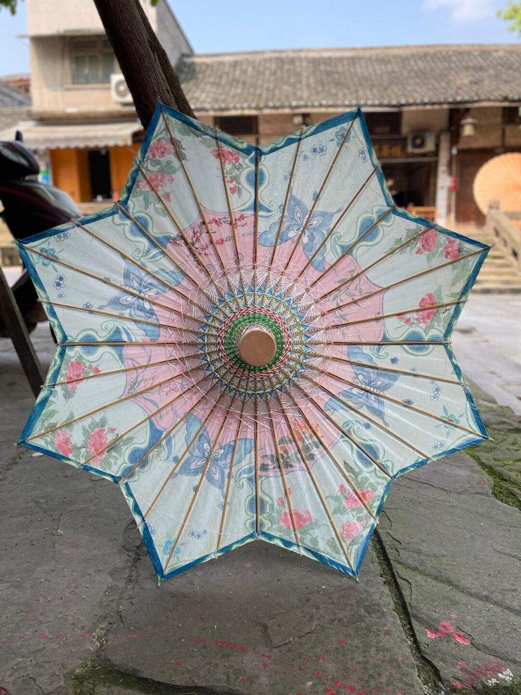 Brocade Mountains and Embroidery Rivers